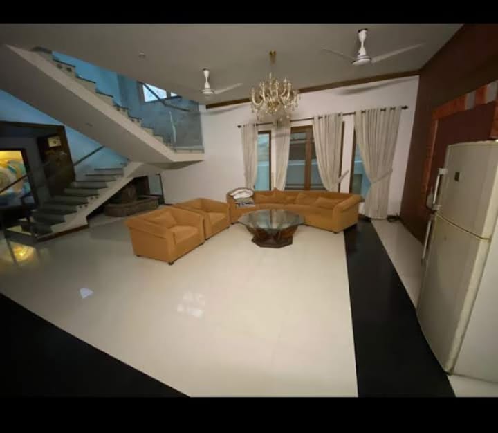 Saba Avenue Bungalow
