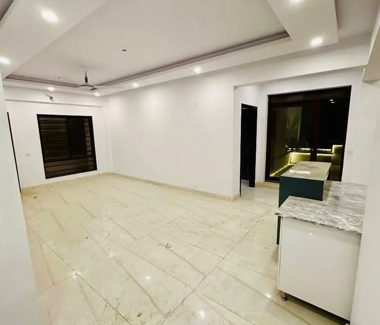 LUXURIOUS TRIPLET PENT HOUSE FOR SALE
