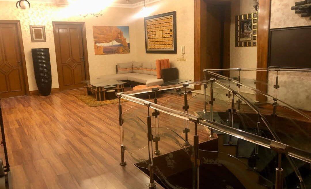 CORNER 500 YARD LUXURY BUNGALOW FOR RENT